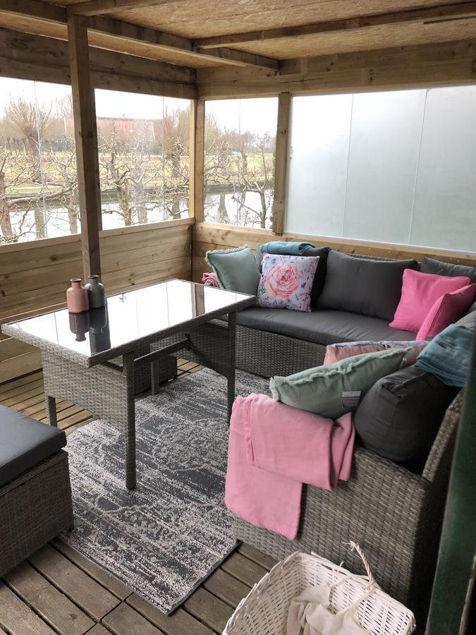 Pipowagen/Chalet De Oude Rijn Bed & Breakfast Harmelen Exterior foto